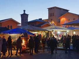Historischer Weihnachtsmarkt auf dem Krongut Bornstedt