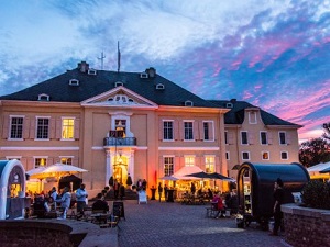 Wein- und Genussmarkt Schloss Miel