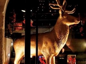 Deko-Lagerverkauf auf Schloss Pürkelgut